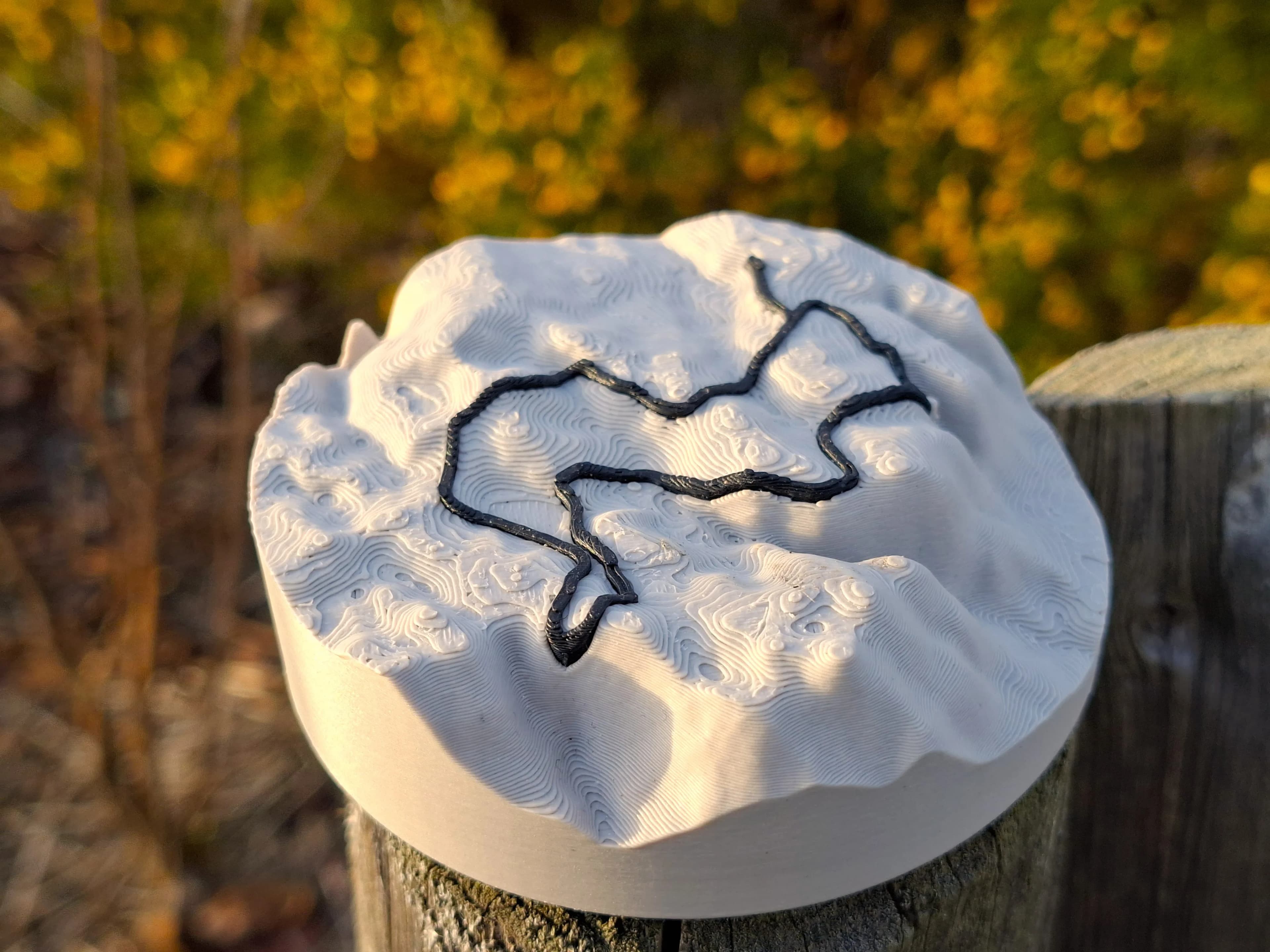Exemple de carte en relief 3D personnalisée avec tracé de parcours