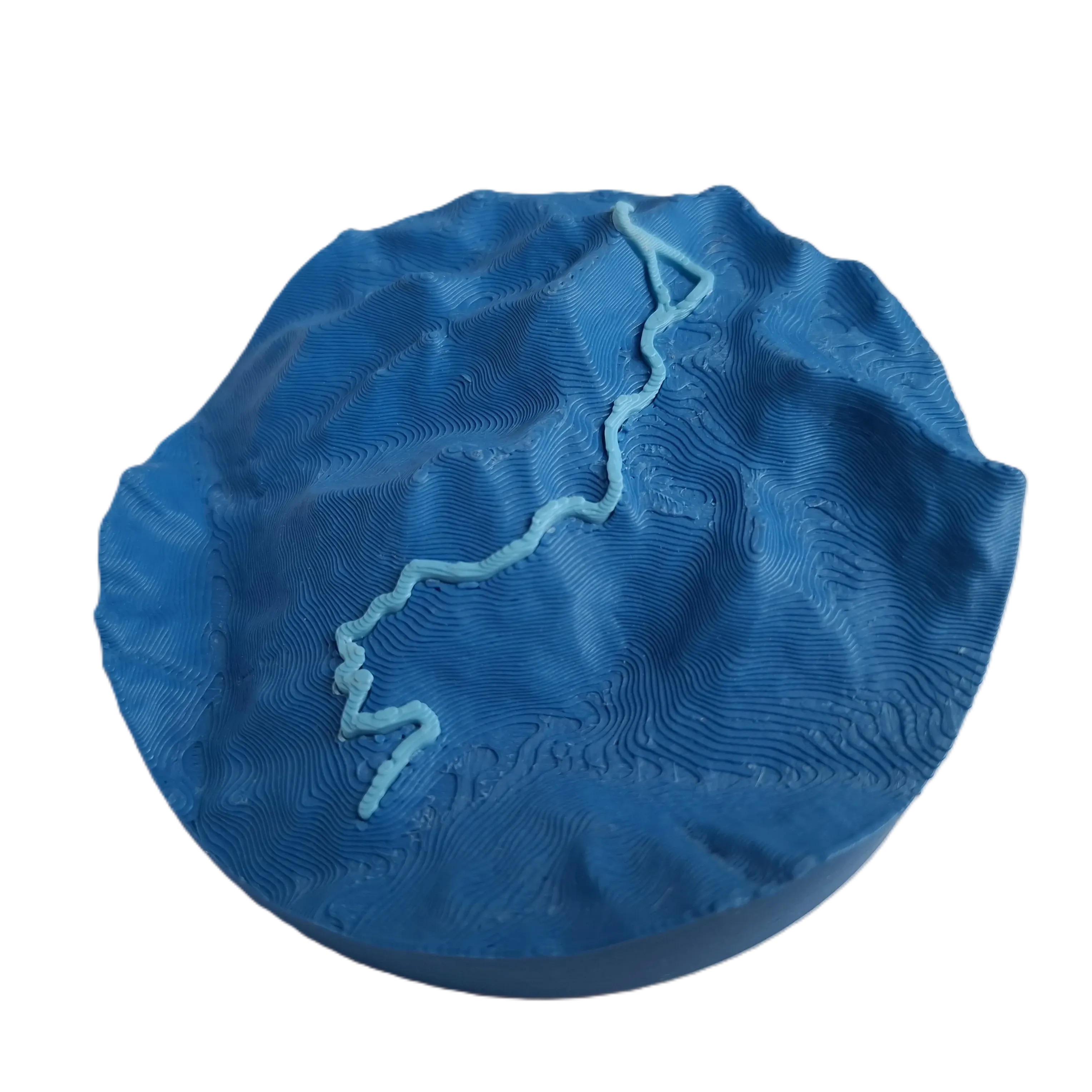 Carte relief de parcours de montagne, duo de couleurs Glacial (relief bleu glacier, tracé bleu clair) — souvenir de randonnée made in France