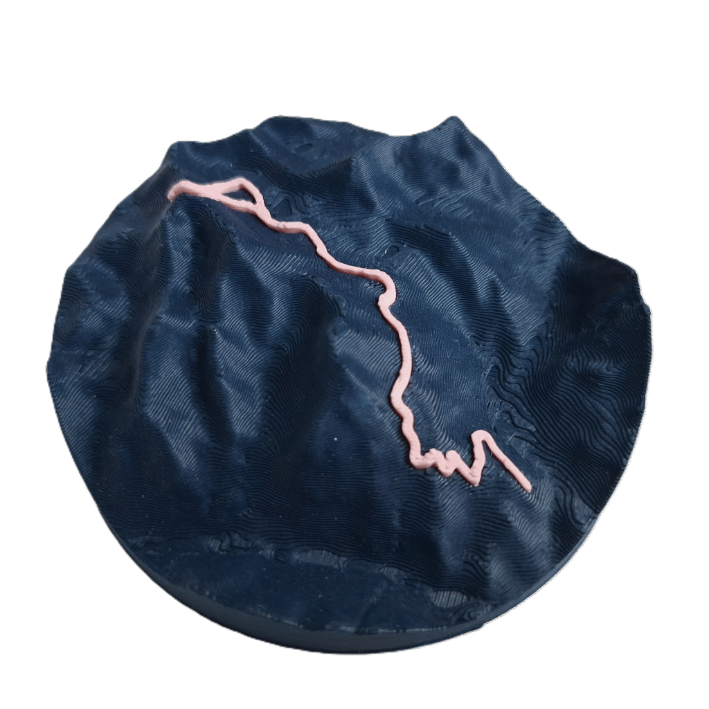 visualisation 3D d'une trace GPX de trail avec relief topographique couleur bleu profond et rose